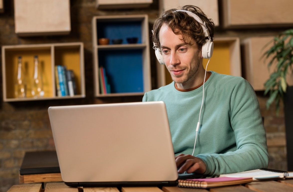 Подемот на хибридното работно место