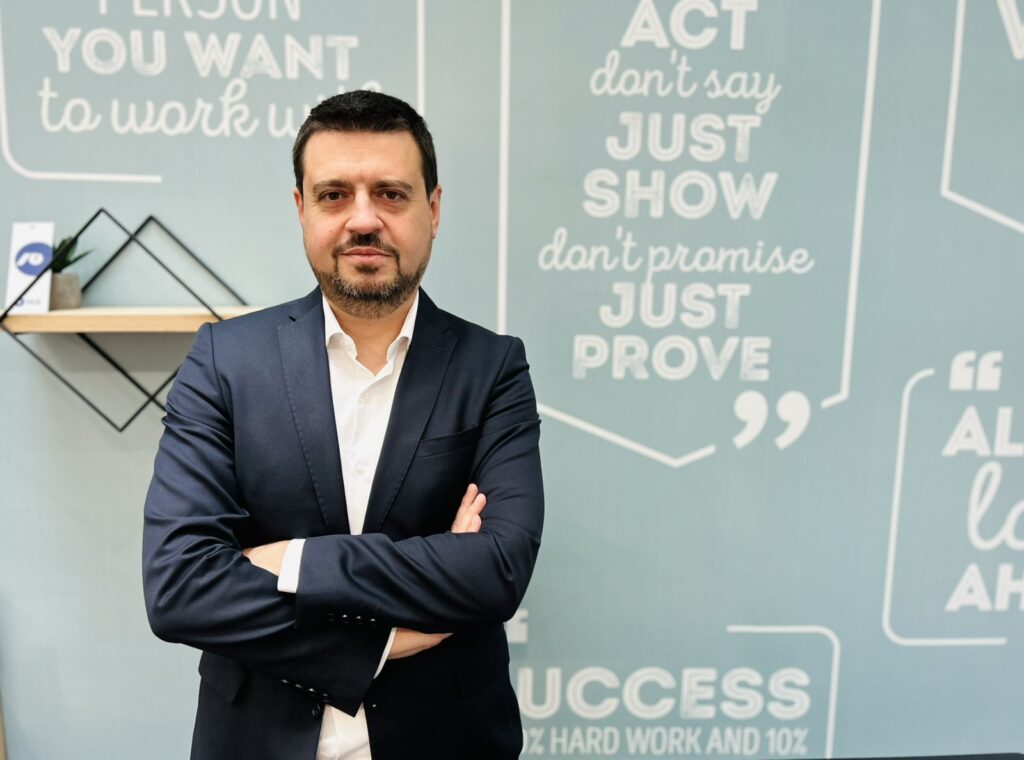 Човечките ресурси се двигателот на секоја успешна организација, а нивната улога е особено значајна во комплексната банкарска индустрија-Интервју со Дејан Маџоски НЛБ Банка АД Скопје